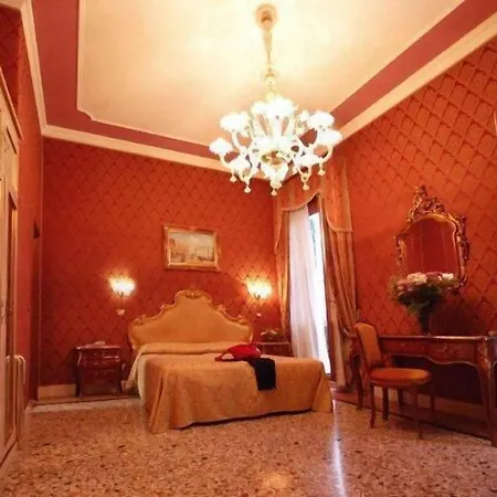 Отель San Maurizio *