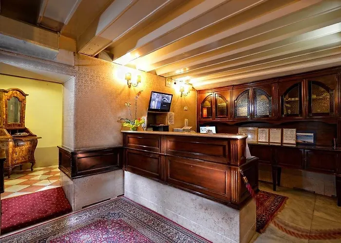San Maurizio Hotell *